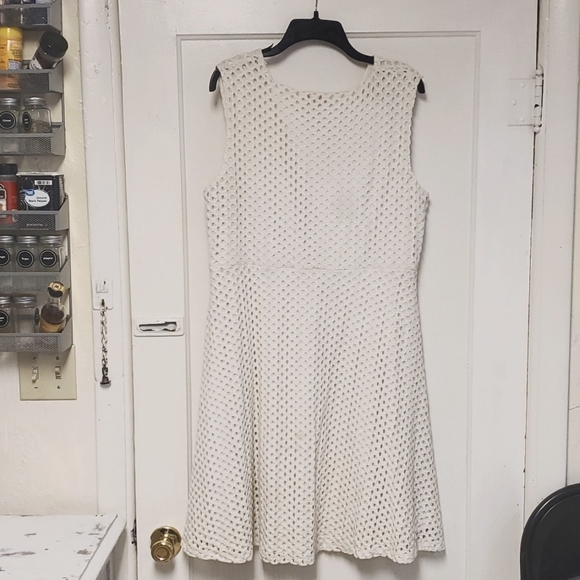 White eyelet dress - Picture 3 of 3